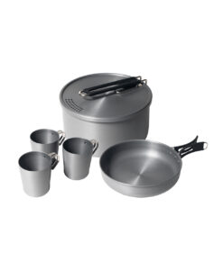 Compact camping cooker set for 2-3 people with heat exchange system and insulated handles